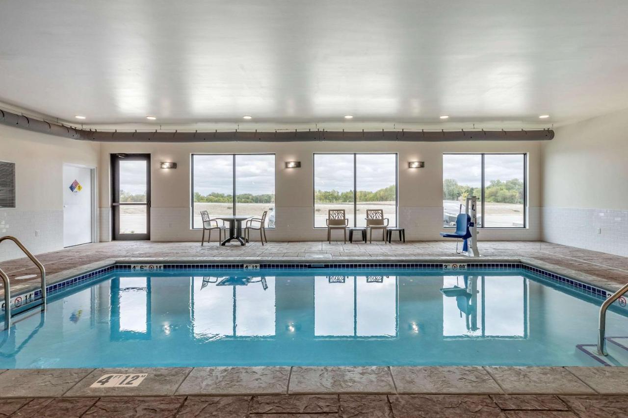Mainstay Suites Waukee-West Des Moines Extérieur photo