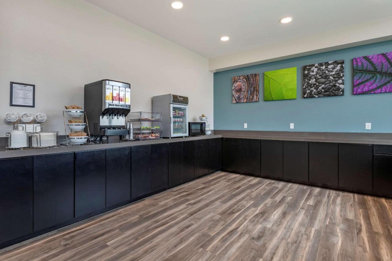 Mainstay Suites Waukee-West Des Moines Extérieur photo