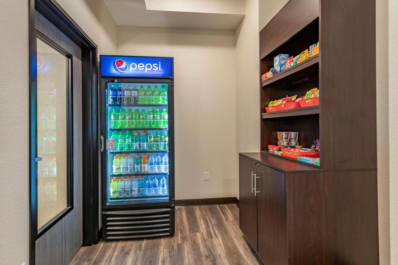 Mainstay Suites Waukee-West Des Moines Extérieur photo