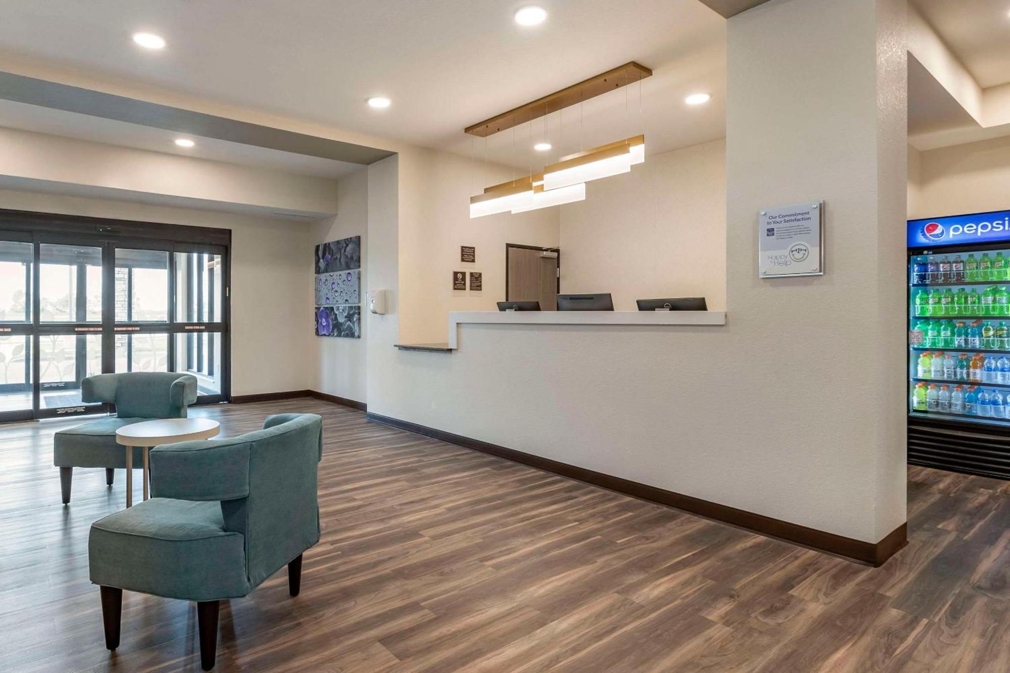 Mainstay Suites Waukee-West Des Moines Extérieur photo